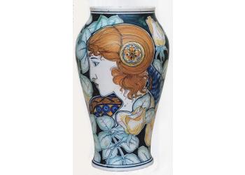 Vaso con decoro vegetale e profilo femminile